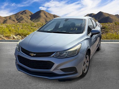 Used 2018 Chevrolet Cruze LS FWD image 2