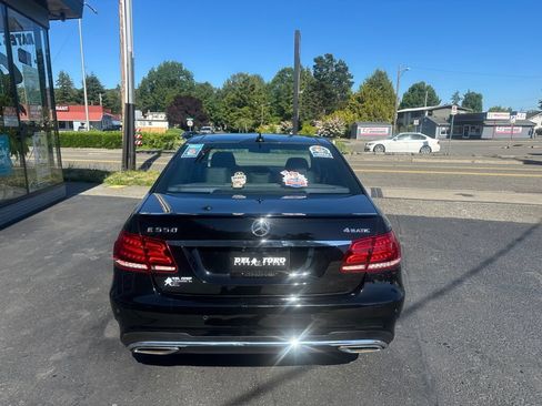 Used 2014 Mercedes-Benz E 550 4MATIC Sedan image 6