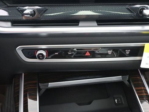 New 2026 BMW X7 xDrive40i w/ Executive Package image 3