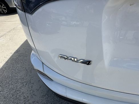 Used 2017 Toyota RAV4 LE w/ All Weather Liner Package image 32