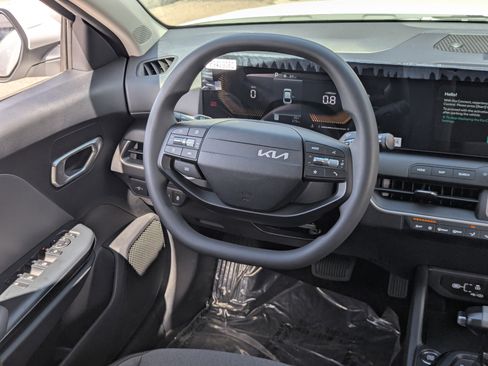 New 2026 Kia K4 FWD image 13