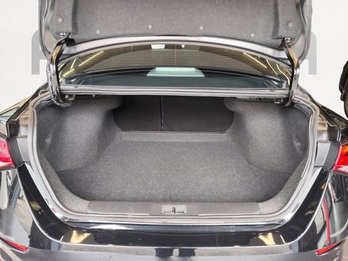 Used 2023 Nissan Sentra SR w/ SR Premium Package FWD image 16