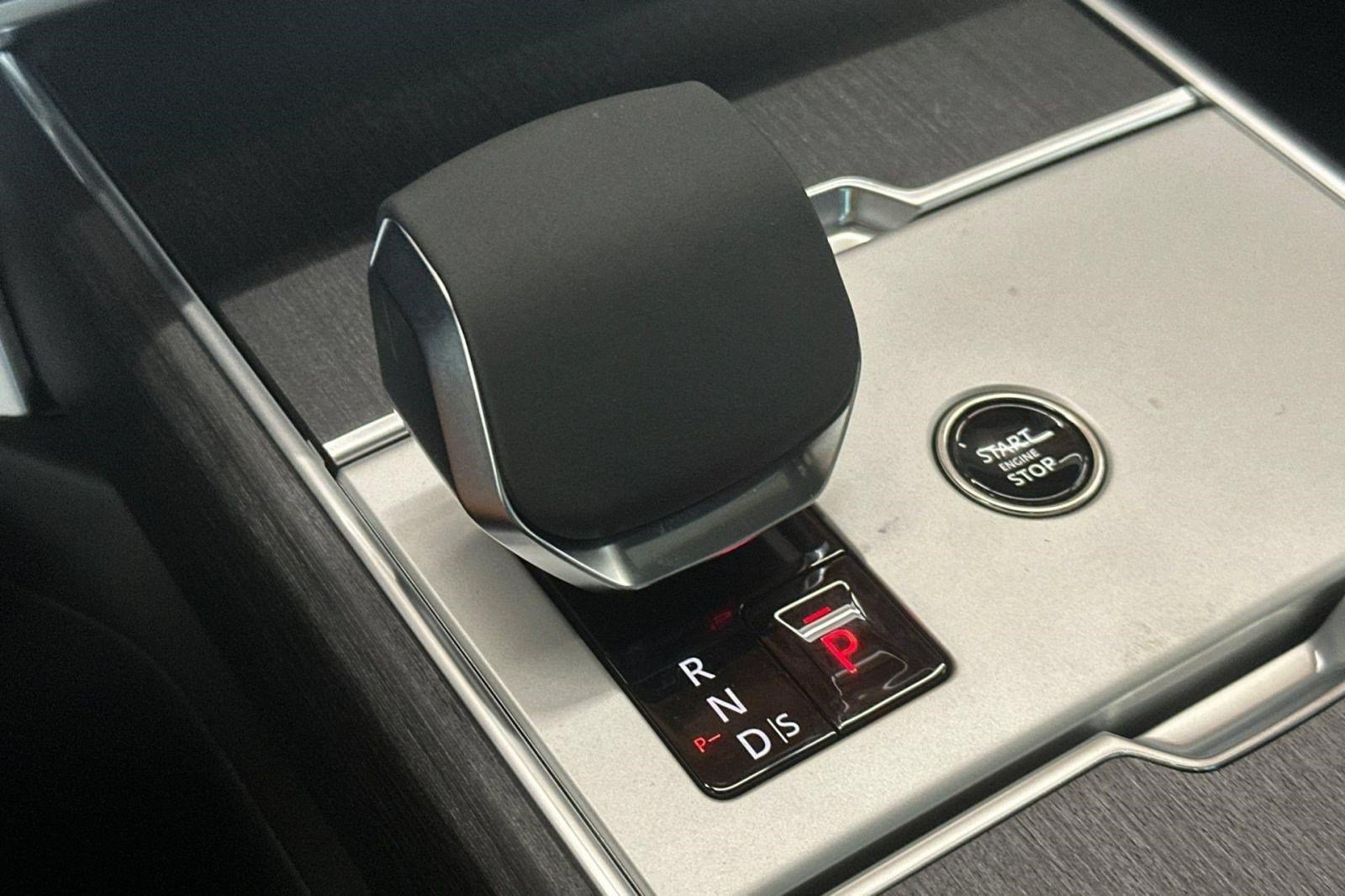 New 2026 Land Rover Range Rover SE AWD/4WD image 18