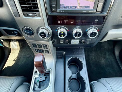 Used 2017 Toyota Sequoia Platinum AWD/4WD image 14