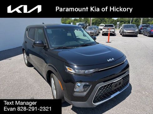 Used 2022 Kia Soul LX w/ Technology Package FWD image 3