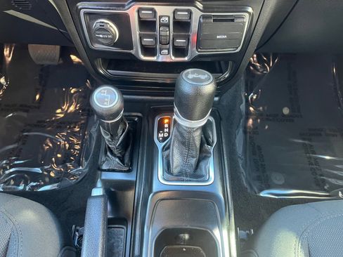 Used 2021 Jeep Wrangler Unlimited Sport image 21