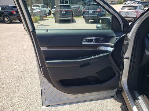 Used 2016 Ford Explorer Limited AWD/4WD image 10