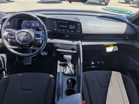 Certified 2025 Hyundai Elantra Sport FWD image 24