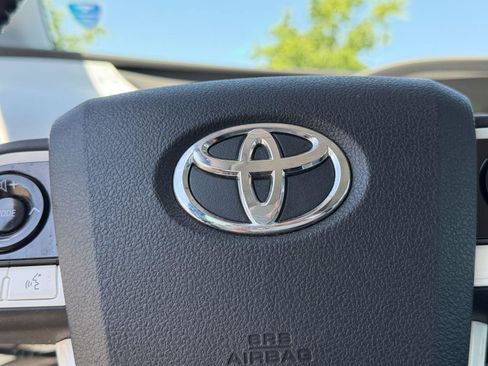 Used 2017 Toyota Prius Three Touring w/ Carpet Mat Package image 27