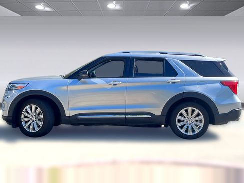 Used 2021 Ford Explorer Limited w/ Equipment Group 301A RWD image 2