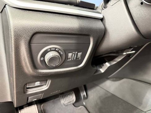 New 2025 Jeep Grand Cherokee L Laredo image 30