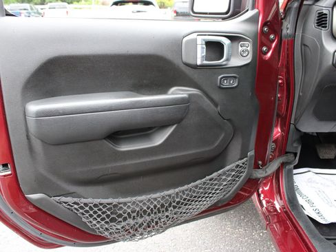 Used 2022 Jeep Wrangler Unlimited Sport AWD/4WD image 12