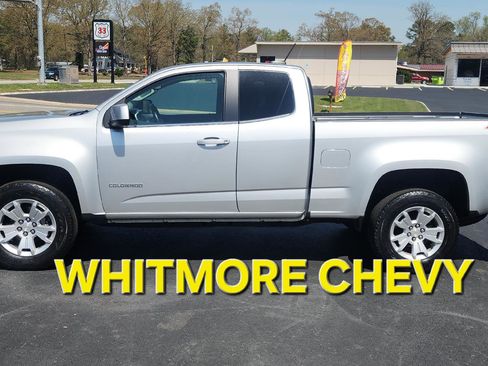 Used 2018 Chevrolet Colorado LT w/ LT Convenience Package AWD/4WD image 2
