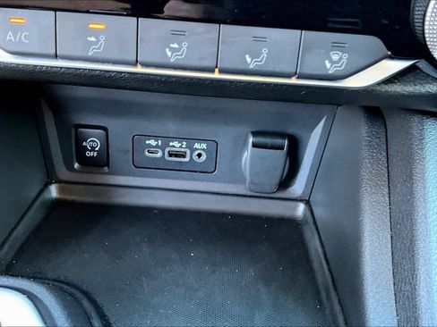Used 2024 Nissan Sentra SV FWD image 16