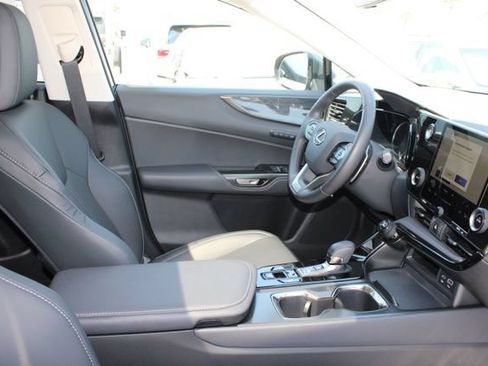 Certified 2025 Lexus NX 250 FWD w/ Accessory Package (Z1) image 5