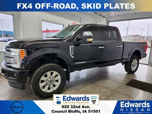 Used 2019 Ford F250 Platinum w/ FX4 Off-Road Package AWD/4WD image 5