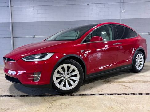 Used 2018 Tesla Model X 75D image 2