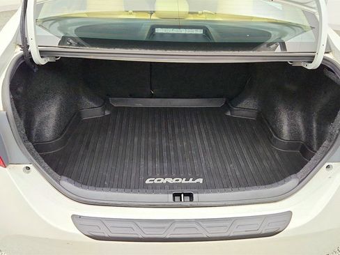 Used 2019 Toyota Corolla LE w/ LE Premium Package w/Moonroof FWD image 22