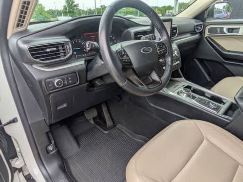 Used 2020 Ford Explorer XLT w/ Equipment Group 202A AWD/4WD image 2