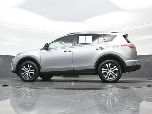 Used 2016 Toyota RAV4 LE AWD/4WD image 25