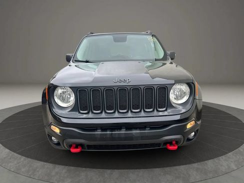 Used 2017 Jeep Renegade Trailhawk AWD/4WD image 2
