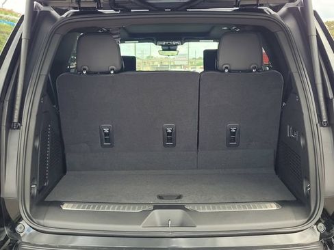 New 2026 GMC Yukon Denali w/ Denali Reserve Package AWD/4WD image 8