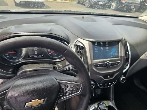 Used 2018 Chevrolet Cruze LT FWD image 25