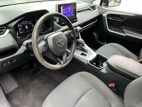 Used 2023 Toyota RAV4 LE AWD/4WD image 10