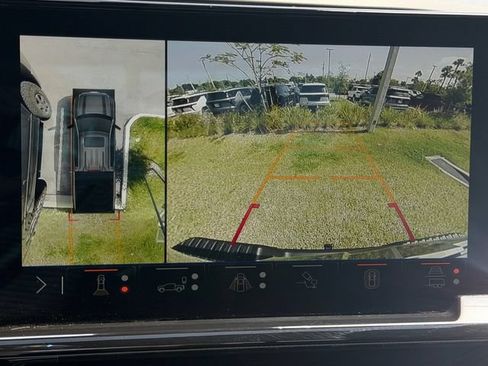 Used 2025 Chevrolet Silverado 1500 ZR2 w/ Technology Package AWD/4WD image 31