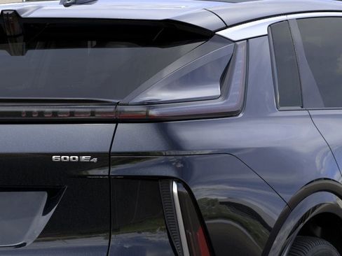 New 2025 Cadillac Lyriq Luxury image 11