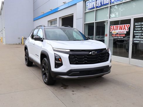 New 2026 Chevrolet Equinox LT w/ Convenience Package II AWD/4WD image 2