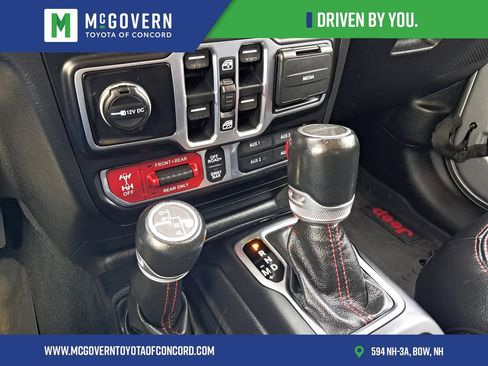 Used 2020 Jeep Gladiator Rubicon w/ Dual Top Group AWD/4WD image 36
