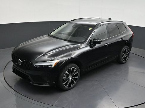 Used 2024 Volvo XC60 B5 Plus AWD/4WD image 15