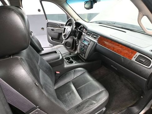 Used 2012 GMC Yukon XL SLT w/ SLT-2 Equipment Package AWD/4WD image 51
