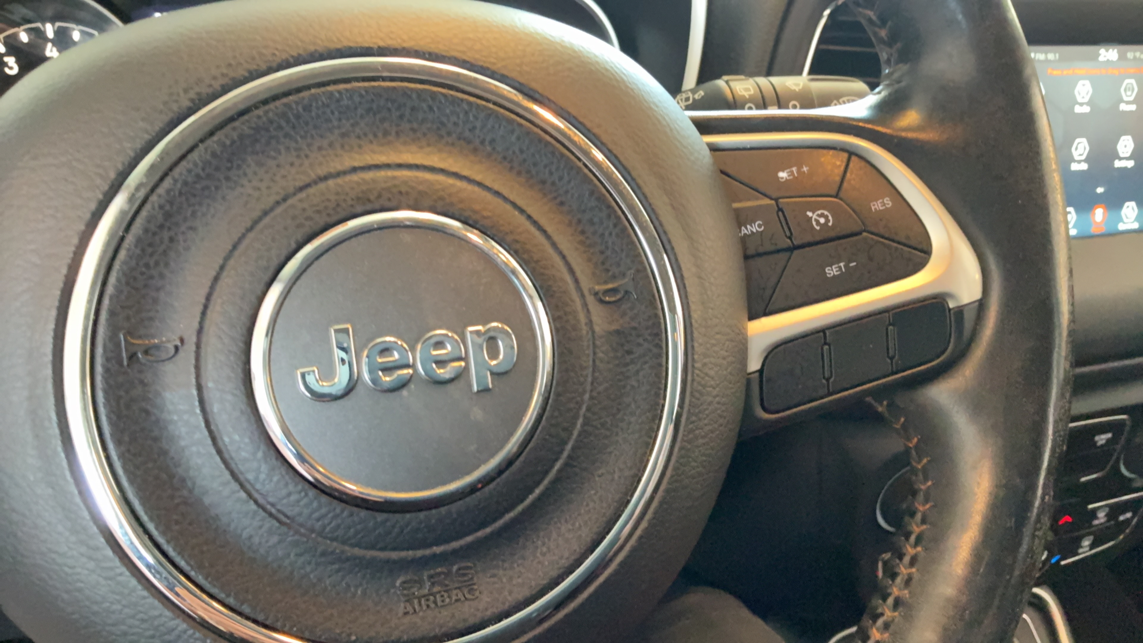 Used 2019 Jeep Compass Latitude w/ Popular Equipment Group AWD/4WD image 17