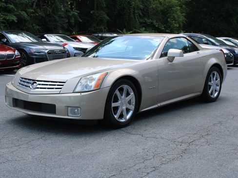 Used 2006 Cadillac XLR image 3