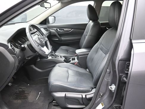 Used 2019 Nissan Rogue S w/ Special Edition Package FWD image 20