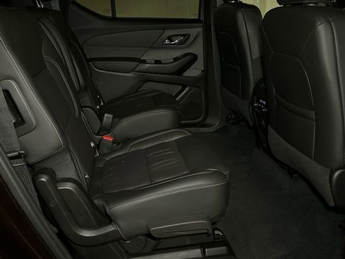 Used 2023 Chevrolet Traverse LT AWD/4WD image 13
