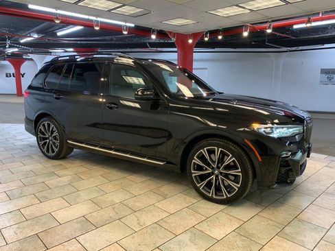 Used 2022 BMW X7 xDrive40i w/ M Sport Package AWD/4WD image 8