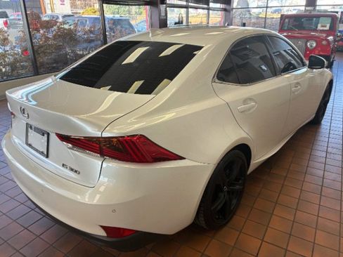 Used 2018 Lexus IS 300 image 8