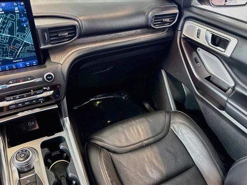 Used 2020 Ford Explorer Platinum w/ Premium Technology Package AWD/4WD image 22