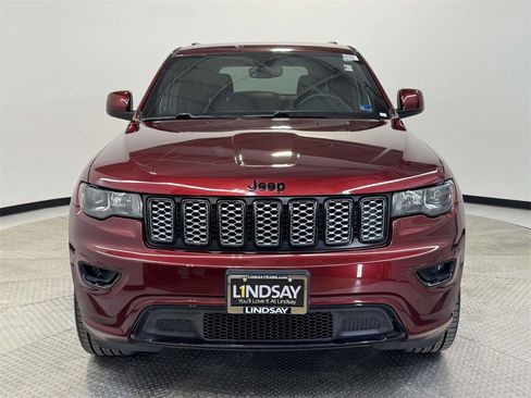 Used 2018 Jeep Grand Cherokee Altitude image 2