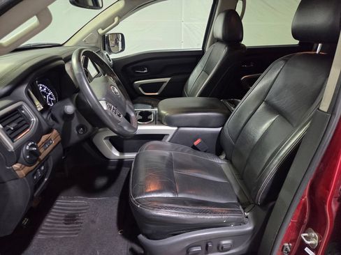 Used 2017 Nissan Titan SL AWD/4WD image 12