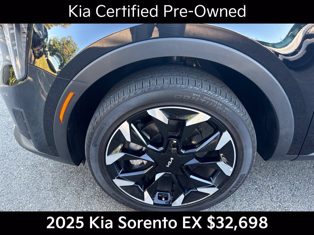 Certified 2025 Kia Sorento EX w/ Panoramic Sunroof Package AWD/4WD image 10