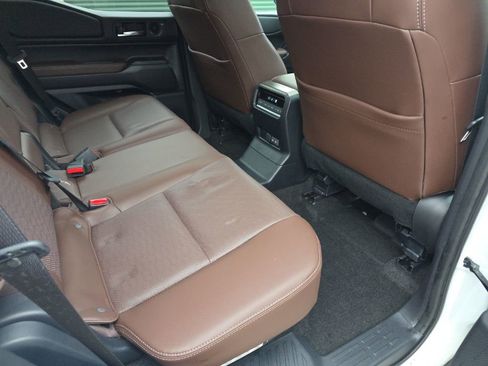 Used 2025 Toyota Land Cruiser image 15