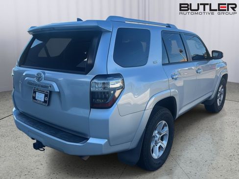 Used 2018 Toyota 4Runner SR5 Premium RWD image 8