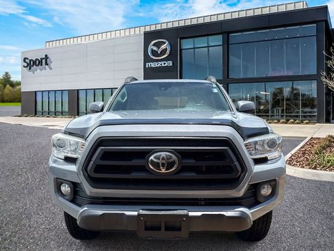 Used 2020 Toyota Tacoma SR5 w/ SR5 Appearance Package (SM) RWD image 9