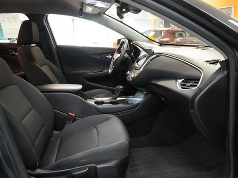 Used 2016 Chevrolet Malibu LT w/ Driver Confidence Package FWD image 34