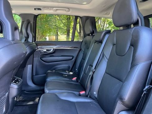 Used 2018 Volvo XC90 T6 Momentum w/ Momentum Plus Package AWD/4WD image 17