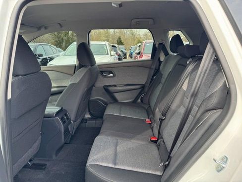 Used 2022 Nissan Rogue SV image 14